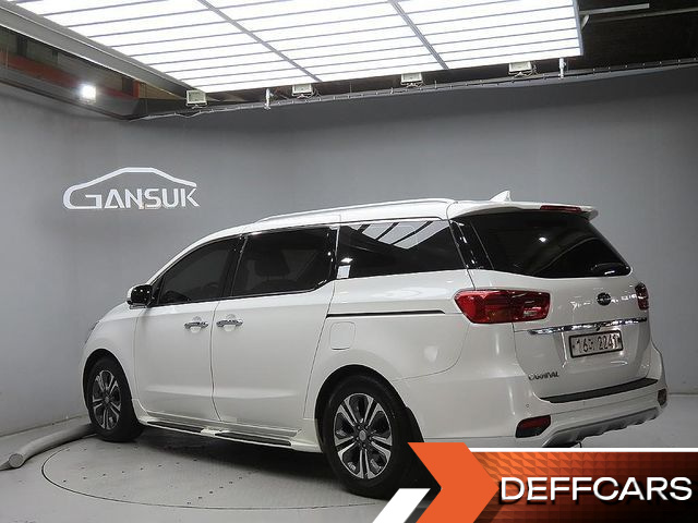 Kia CARNIVAL 9-Seater Luxury купить на сайте DeffCars