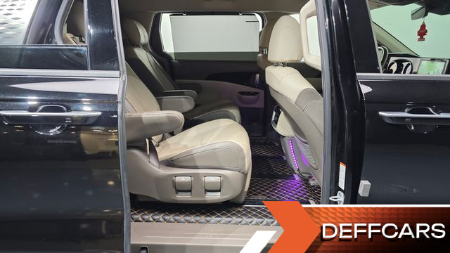 Kia CARNIVAL Gasoline 7-Seater Noblesse купить на сайте DeffCars