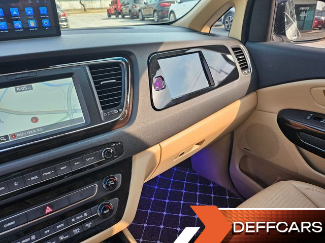 Kia CARNIVAL 7-Seater Limousine President купить на сайте DeffCars
