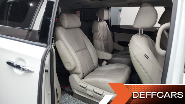 Kia CARNIVAL 7-Seater Limousine President купить на сайте DeffCars