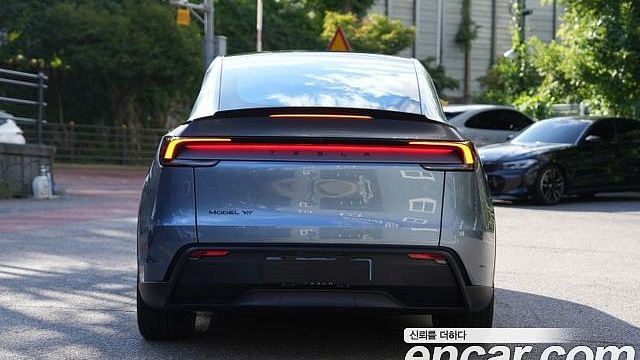 Tesla MODEL Y L Long Range AWD купить на сайте DeffCars