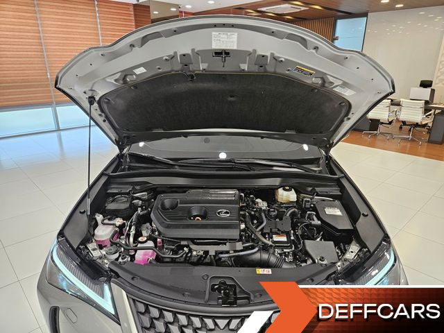 Lexus UX 2.0 2WD купить на сайте DeffCars