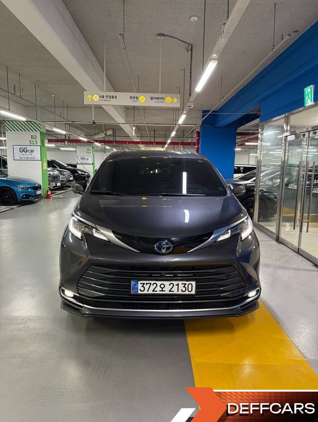 Toyota SIENNA 2.5 Hybrid 2WD купить на сайте DeffCars