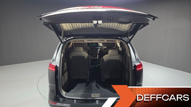 Kia CARNIVAL 9-Seater Hi-Limousine Signature купить на сайте DeffCars