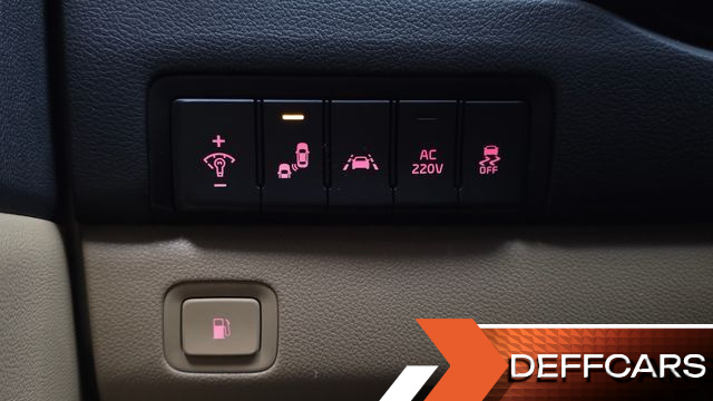 Kia CARNIVAL 9-Seater Noblesse Special купить на сайте DeffCars