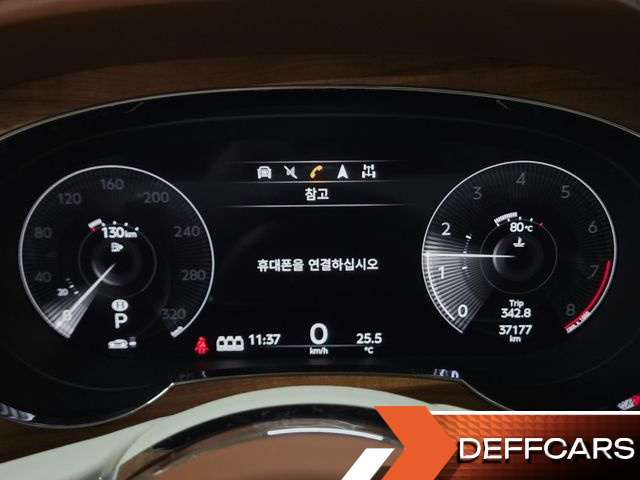 Bentley BENTAYGA 4.0 V8 Azure купить на сайте DeffCars