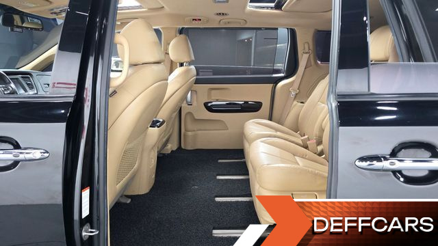 Kia CARNIVAL 7-Seater Limousine VIP купить на сайте DeffCars