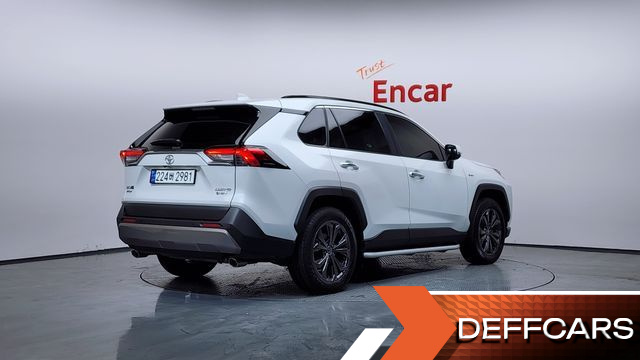 Toyota RAV4 2,5 4WD Hybrid LTD купить на сайте DeffCars