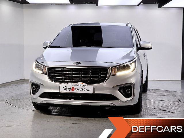 Kia CARNIVAL 9-Seater Luxury купить на сайте DeffCars