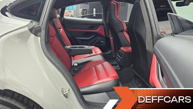 Porsche TAYCAN Turbo S купить на сайте DeffCars