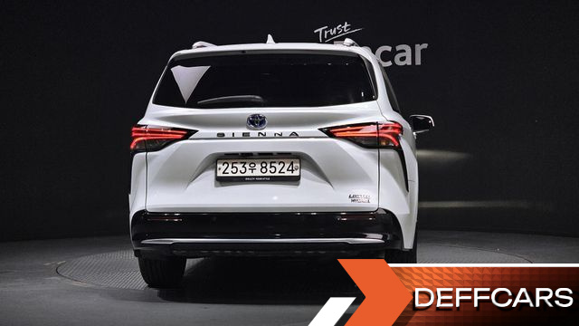 Toyota SIENNA 2.5 Hybrid 2WD купить на сайте DeffCars