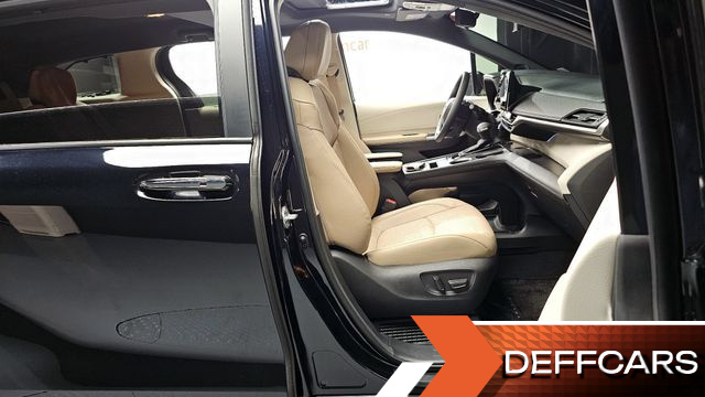 Toyota SIENNA 2.5 Hybrid AWD купить на сайте DeffCars