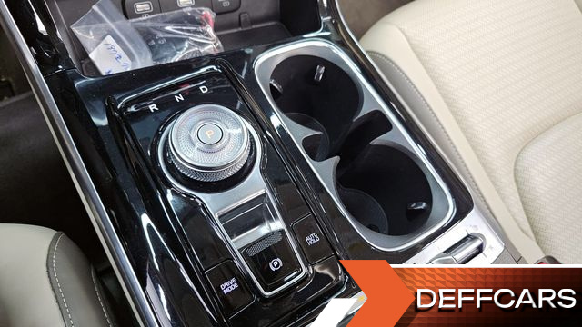 Kia CARNIVAL 9-Seater Signature купить на сайте DeffCars