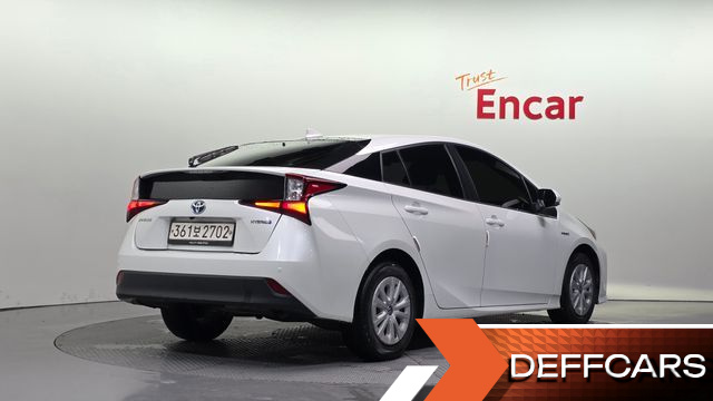 Toyota PRIUS 1.8 купить на сайте DeffCars