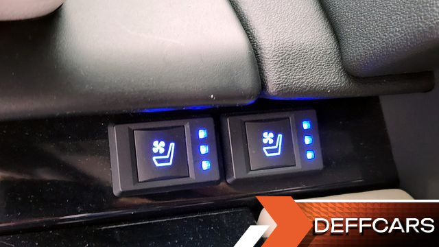 Land Rover DISCOVERY 2.0 SD4 SE купить на сайте DeffCars