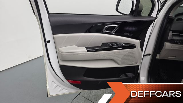 Kia CARNIVAL Gasoline 9-Seater Signature купить на сайте DeffCars