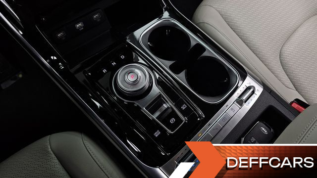 Kia CARNIVAL 9-Seater Noblesse купить на сайте DeffCars