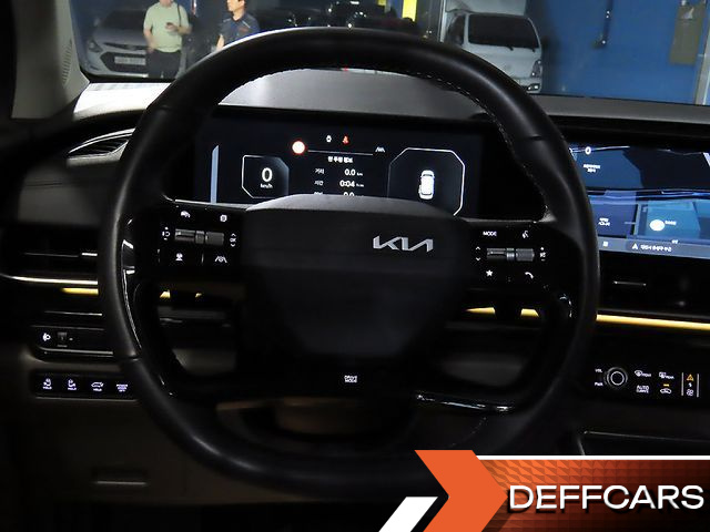 Kia CARNIVAL Gasoline 9-Seater Signature купить на сайте DeffCars