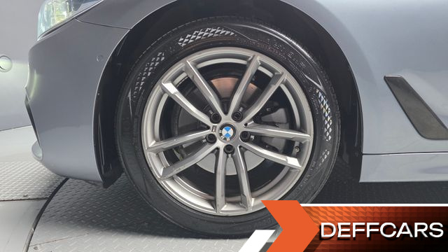 BMW 5-SERIES 520d M Sport Package Plus купить на сайте DeffCars
