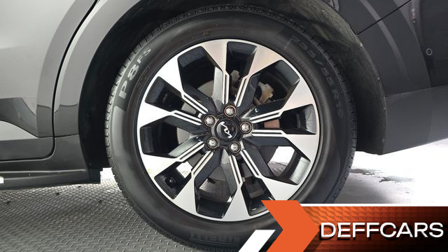Kia CARNIVAL Gasoline 9-Seater Signature купить на сайте DeffCars