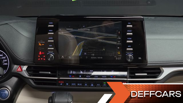Toyota SIENNA 2.5 Hybrid AWD купить на сайте DeffCars