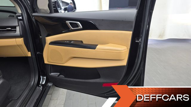 Kia CARNIVAL 9-Seater Prestige купить на сайте DeffCars