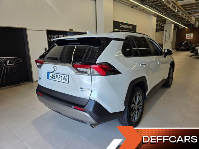 Toyota RAV4 2.5 4WD Hybrid купить на сайте DeffCars