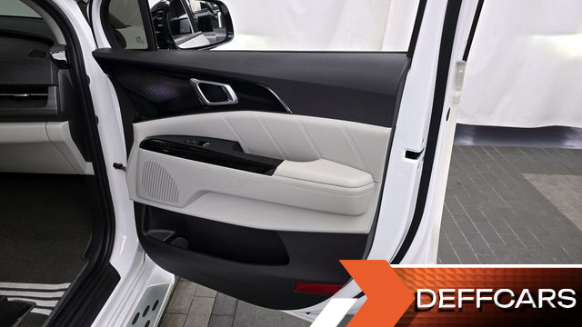 Kia CARNIVAL 7-Seater Signature купить на сайте DeffCars