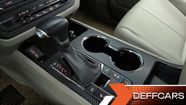 Kia CARNIVAL 9-Seater Noblesse Special купить на сайте DeffCars