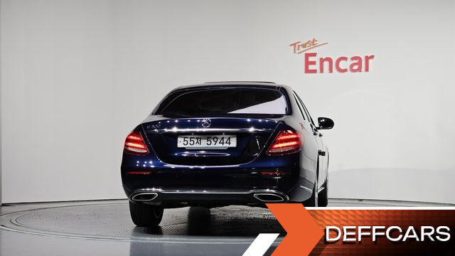 Mercedes E-CLASS E300 Exclusive купить на сайте DeffCars