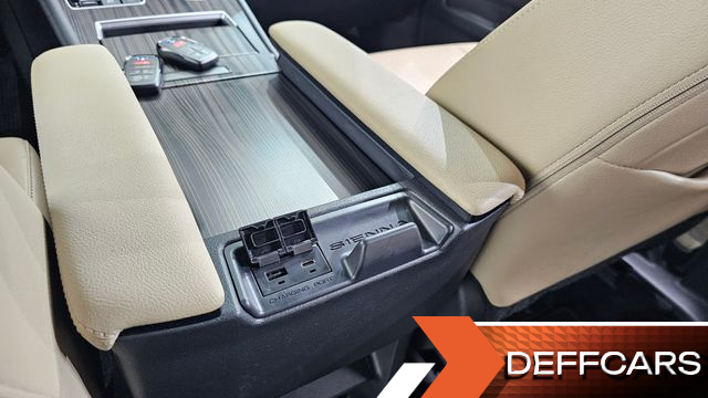 Toyota SIENNA 2.5 Hybrid AWD купить на сайте DeffCars