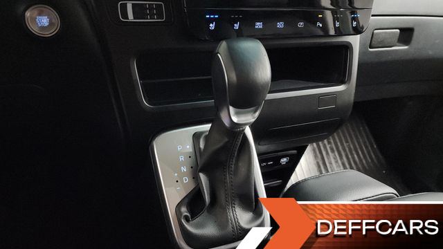 Hyundai STARIA 4WD Tourer 9-Seater Modern купить на сайте DeffCars