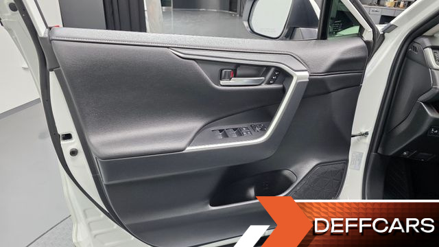 Toyota RAV4 2,5 4WD Hybrid LTD купить на сайте DeffCars
