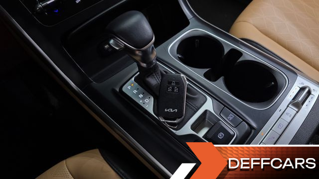 Kia CARNIVAL 9-Seater Prestige купить на сайте DeffCars