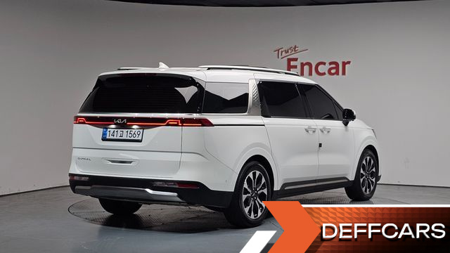 Kia CARNIVAL Gasoline 7-Seater Signature купить на сайте DeffCars