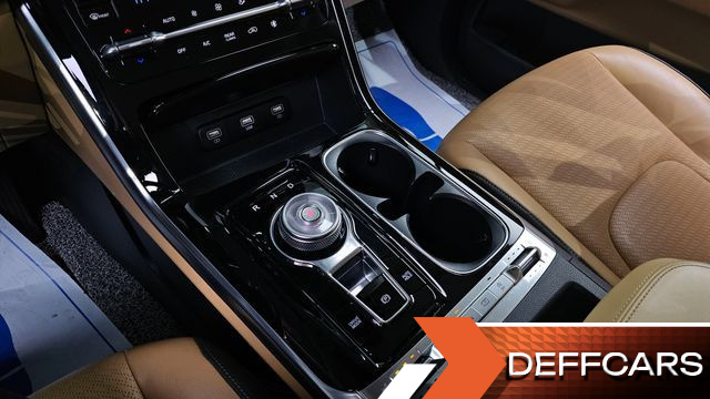 Kia CARNIVAL 9-Seater Noblesse купить на сайте DeffCars