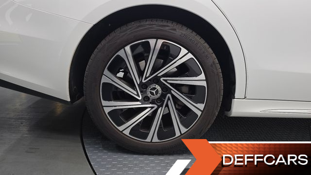 Mercedes E-CLASS E300 4MATIC Exclusive купить на сайте DeffCars