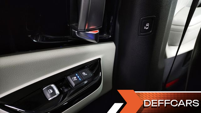 Kia CARNIVAL Gasoline 9-Seater Signature купить на сайте DeffCars