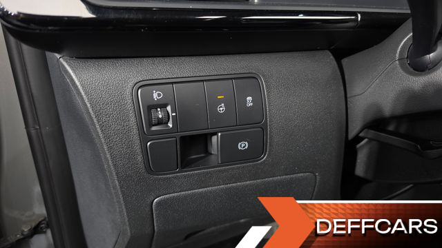 Hyundai STARIA L3.5 Lounge 9-Seater Inspiration купить на сайте DeffCars