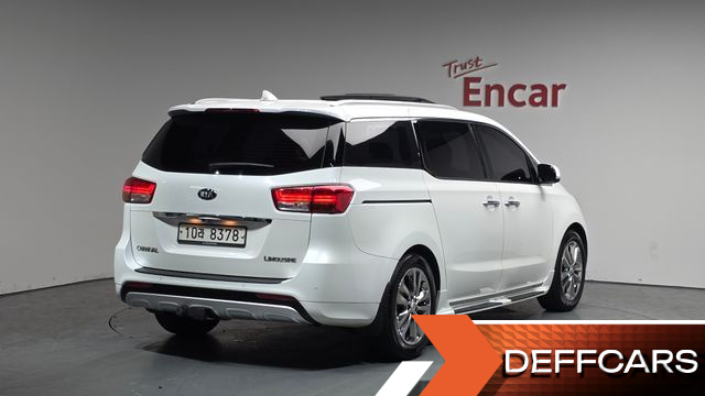 Kia CARNIVAL 7-seater Limousine VIP купить на сайте DeffCars