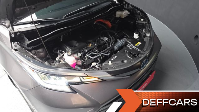 Toyota SIENNA 2.5 Hybrid AWD купить на сайте DeffCars