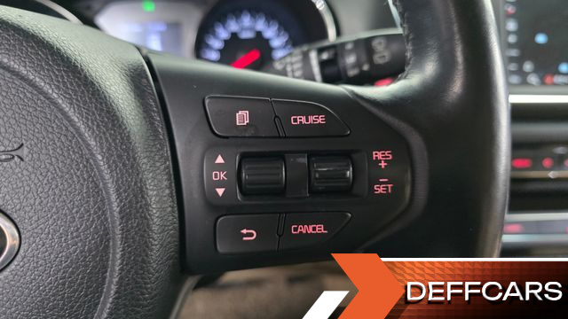 Kia CARNIVAL 9-Seater Hi-Limousine Luxury купить на сайте DeffCars