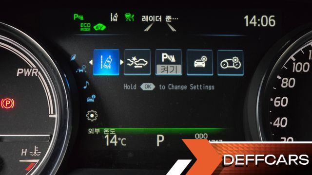 Toyota CAMRY 2.5 XLE Hybrid купить на сайте DeffCars