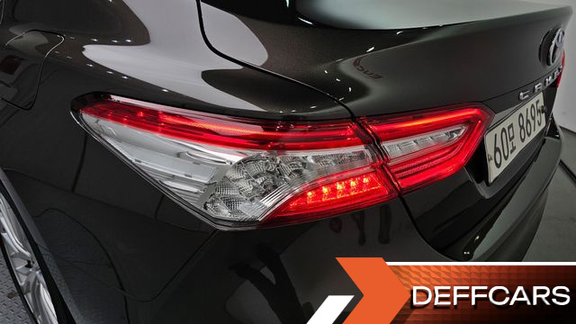 Toyota CAMRY 2.5 XLE Hybrid купить на сайте DeffCars