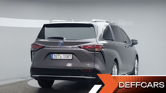 Toyota SIENNA 2.5 Hybrid 2WD купить на сайте DeffCars