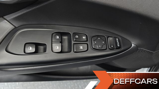 Hyundai VELOSTER 1.6 Turbo Sport Core купить на сайте DeffCars