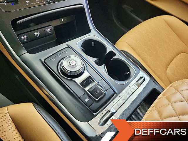 Kia CARNIVAL 9-Seater Prestige купить на сайте DeffCars