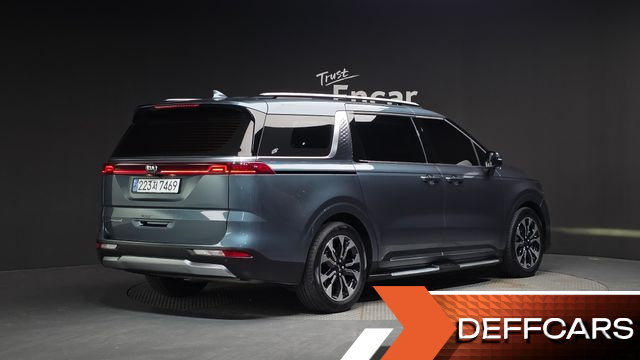 Kia CARNIVAL 9-Seater Signature купить на сайте DeffCars