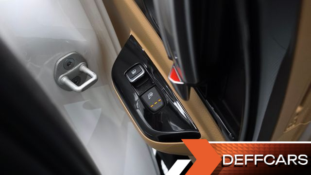 Kia CARNIVAL 9-Seater Noblesse купить на сайте DeffCars