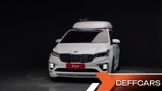 Kia CARNIVAL 9-Seater Hi-Limousine Noblesse Special купить на сайте DeffCars